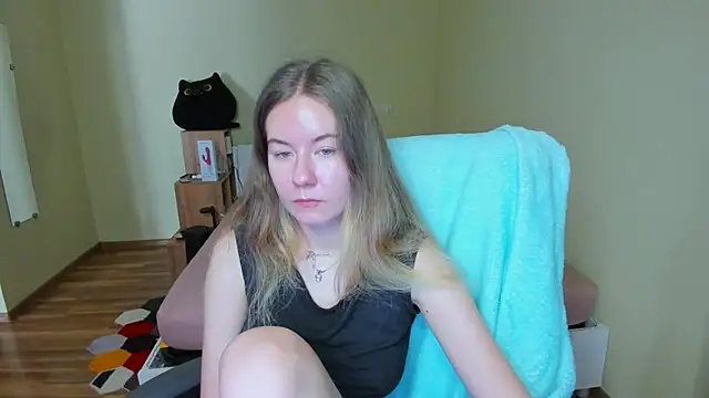 Snapshot of EmilyPaw chatting on March 11, 2025, 9:13 am EmilyPaw online show from March 11, 2025, 9:13 am