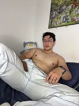 Amon  ashford online show from April 3, 2026, 2:18 am