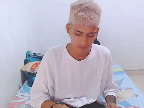 lu nastyboy18 online show from February 6, 2025, 5:46 am