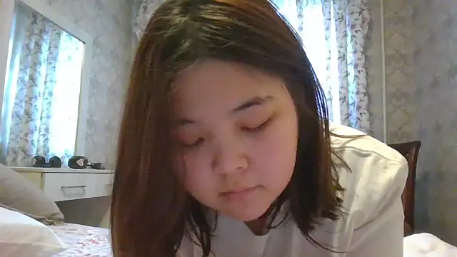 elysiann3 online show from February 22, 2025, 11:46 am