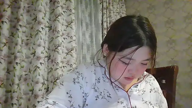 elysiann3 online show from February 27, 2025, 1:28 pm