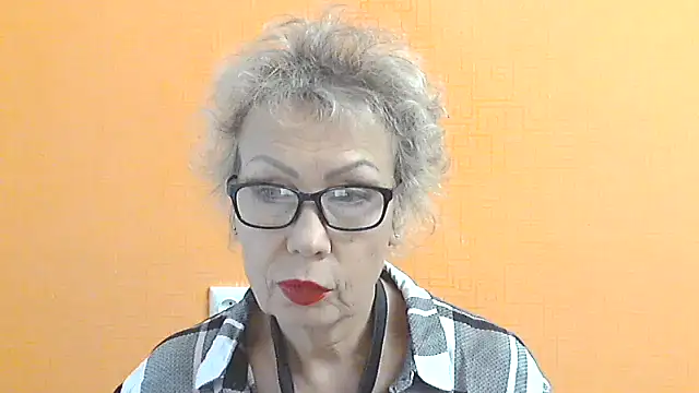 NessyJenixs online show from September 30, 2025, 6:08 am