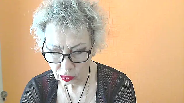NessyJenixs online show from March 10, 2026, 7:23 am