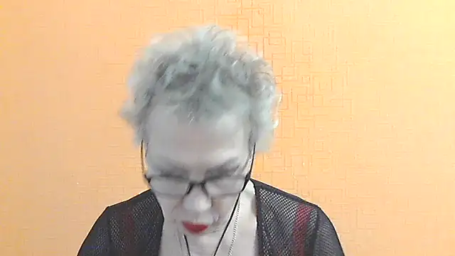 NessyJenixs online show from November 30, 2025, 7:20 am