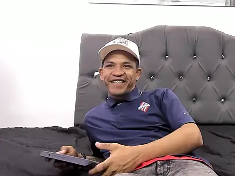 Snapshot of carlos_alber12 chatting on March 22, 2025, 12:14 pm carlos alber12 online show from March 22, 2025, 12:14 pm