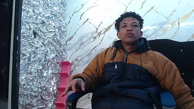 Snapshot of carlos_alber12 chatting on September 29, 2025, 12:33 pm carlos alber12 online show from September 29, 2025, 12:33 pm