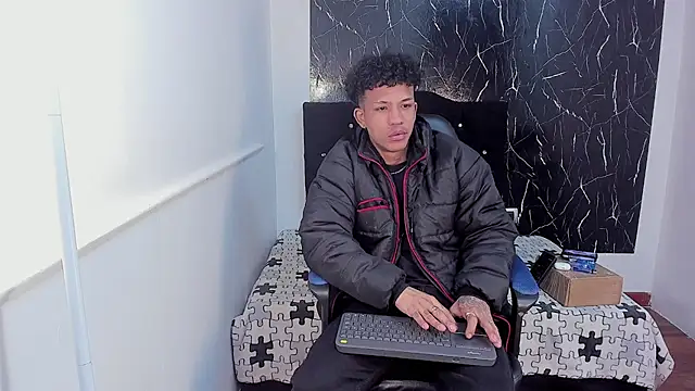 Snapshot of carlos_alber12 chatting on October 15, 2025, 12:13 pm carlos alber12 online show from October 15, 2025, 12:13 pm