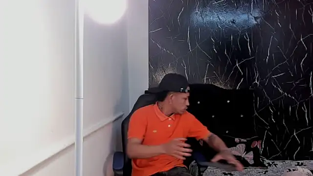 Snapshot of carlos_alber12 chatting on November 7, 2025, 3:27 pm carlos alber12 online show from November 7, 2025, 3:27 pm