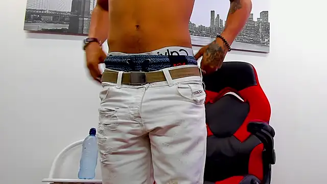 Snapshot of carlos_alber12 chatting on February 10, 2025, 7:17 pm carlos alber12 online show from February 10, 2025, 7:17 pm