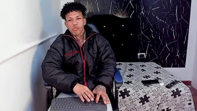 Snapshot of carlos_alber12 chatting on November 3, 2025, 2:42 pm carlos alber12 online show from November 3, 2025, 2:42 pm