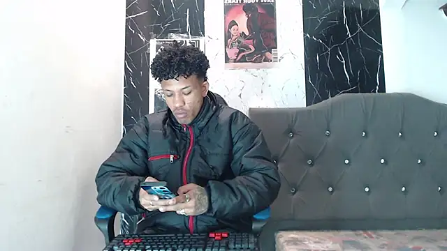 Snapshot of carlos_alber12 chatting on October 17, 2025, 1:02 pm carlos alber12 online show from October 17, 2025, 1:02 pm