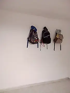 Morenalatina-hotsex online show from March 3, 2026, 9:00 pm