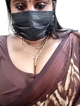 Queenflowerr online show from February 11, 2025, 3:51 pm
