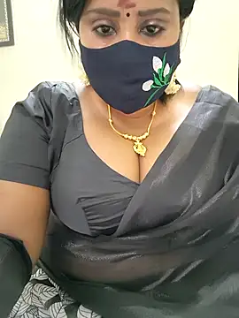 Snapshot of Queenflowerr chatting on November 6, 2025, 4:44 pm Queenflowerr online show from November 6, 2025, 4:44 pm