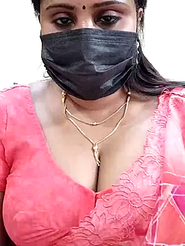 Queenflowerr online show from February 5, 2025, 9:29 pm