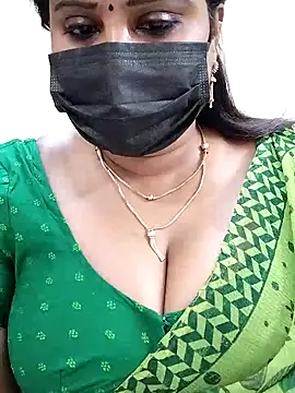 Queenflowerr online show from February 13, 2025, 2:56 am