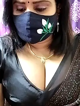 Snapshot of Queenflowerr chatting on September 28, 2025, 5:53 pm Queenflowerr online show from September 28, 2025, 5:53 pm