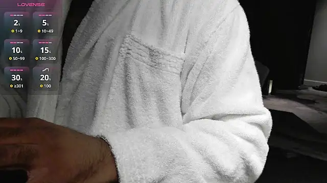 Snapshot of IndienTiger chatting on October 8, 2025, 7:03 pm IndienTiger online show from October 8, 2025, 7:03 pm