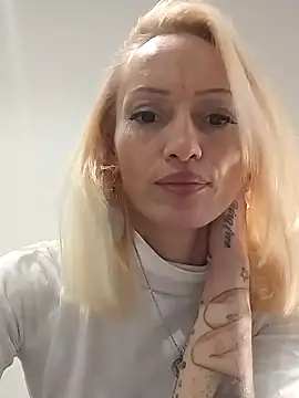 Malessia12 online show from January 21, 2025, 8:43 pm