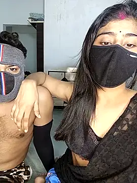 Snapshot of Love-N chatting on October 12, 2025, 4:41 pm Love-N online show from October 12, 2025, 4:41 pm