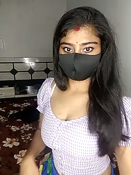 Love-N online show from April 12, 2026, 6:33 pm