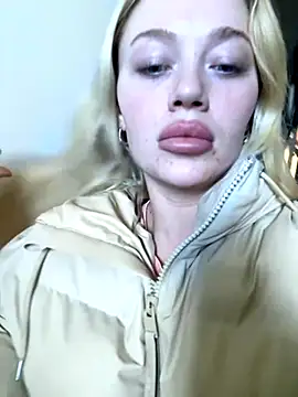 Snapshot of blissdimicco chatting on November 26, 2025, 11:54 am blissdimicco online show from November 26, 2025, 11:54 am