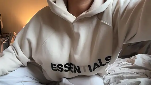 Snapshot of blissdimicco chatting on February 13, 2026, 10:59 am blissdimicco online show from February 13, 2026, 10:59 am