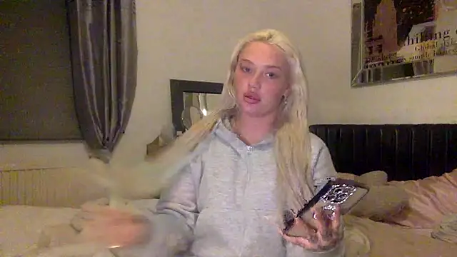 blissdimicco online show from January 28, 2025, 9:08 pm