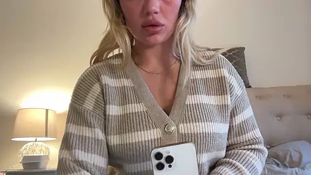 Snapshot of blissdimicco chatting on January 18, 2026, 3:37 pm blissdimicco online show from January 18, 2026, 3:37 pm