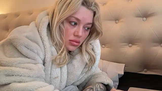 Snapshot of blissdimicco chatting on February 1, 2026, 10:13 am blissdimicco online show from February 1, 2026, 10:13 am