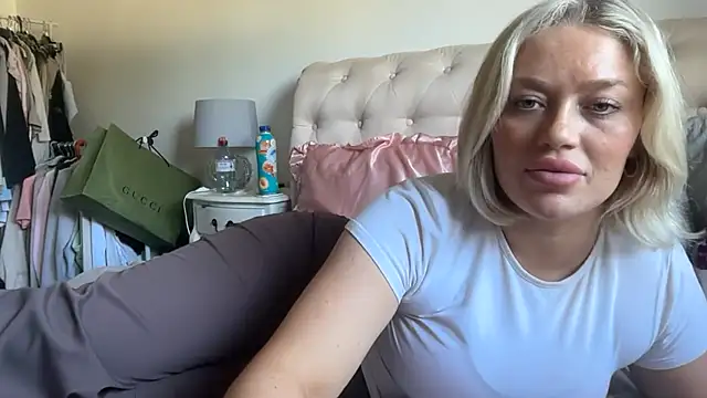 Snapshot of blissdimicco chatting on March 2, 2026, 2:46 pm blissdimicco online show from March 2, 2026, 2:46 pm