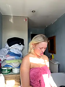 Snapshot of blissdimicco chatting on September 22, 2025, 11:38 am blissdimicco online show from September 22, 2025, 11:38 am