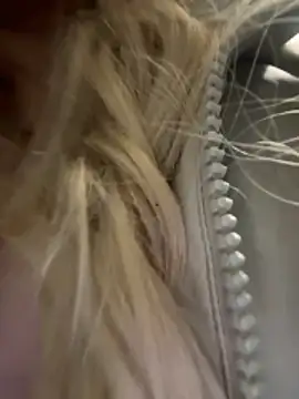 Snapshot of blissdimicco chatting on November 11, 2025, 10:54 am blissdimicco online show from November 11, 2025, 10:54 am