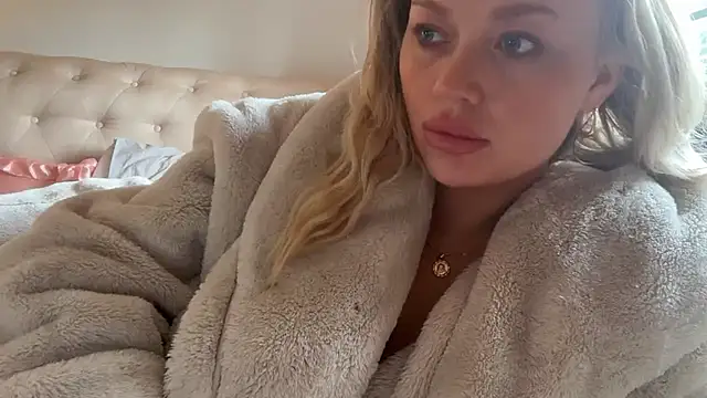 Snapshot of blissdimicco chatting on February 11, 2026, 10:37 am blissdimicco online show from February 11, 2026, 10:37 am