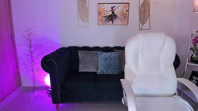 Layla Breezee online show from February 3, 2026, 12:54 pm