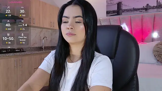 Layla Breezee online show from April 6, 2026, 11:11 am