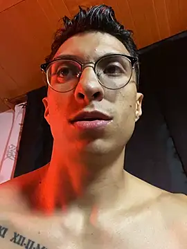 Snapshot of ApoloCruz chatting on February 27, 2026, 3:07 am ApoloCruz online show from February 27, 2026, 3:07 am