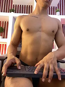 Snapshot of ApoloCruz chatting on September 19, 2025, 4:38 am ApoloCruz online show from September 19, 2025, 4:38 am