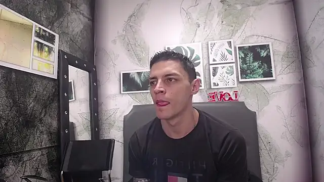 Snapshot of Frank_Millers chatting on March 1, 2025, 12:56 pm Frank Millers online show from March 1, 2025, 12:56 pm