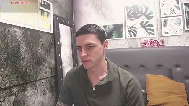 Snapshot of Frank_Millers chatting on March 14, 2025, 1:02 pm Frank Millers online show from March 14, 2025, 1:02 pm