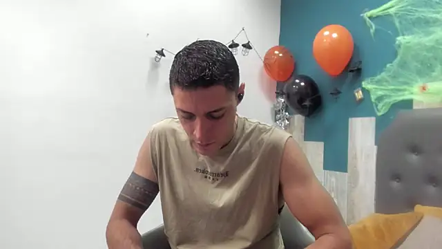 Snapshot of Frank_Millers chatting on October 24, 2025, 8:08 pm Frank Millers online show from October 24, 2025, 8:08 pm