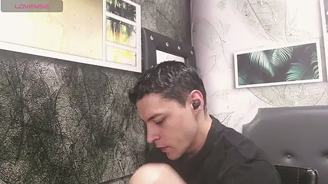 Snapshot of Frank_Millers chatting on March 12, 2025, 2:45 pm Frank Millers online show from March 12, 2025, 2:45 pm