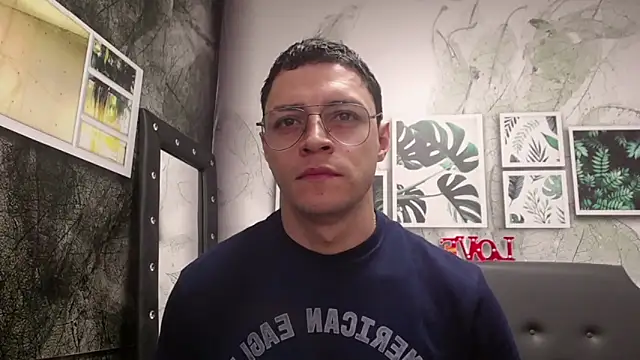 Snapshot of Frank_Millers chatting on September 12, 2025, 7:24 pm Frank Millers online show from September 12, 2025, 7:24 pm