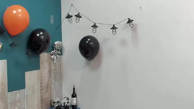 Snapshot of Frank_Millers chatting on October 31, 2025, 9:43 pm Frank Millers online show from October 31, 2025, 9:43 pm