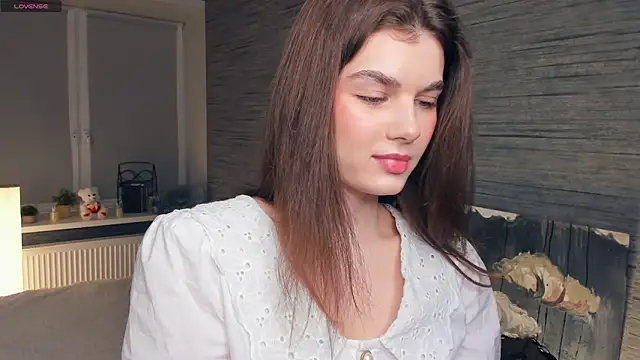 FloraDobb online show from February 25, 2025, 7:06 pm