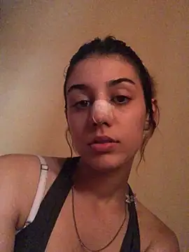 bellalovexxX1 online show from February 25, 2025, 8:00 pm