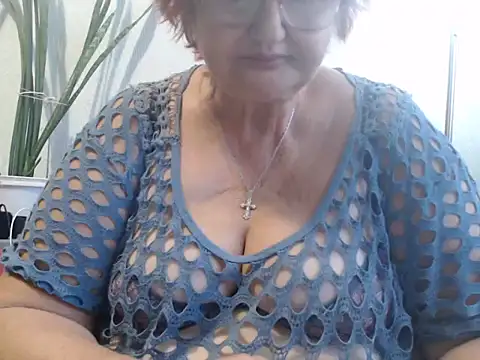 Snapshot of DeniseeRosea chatting on September 20, 2025, 7:13 am DeniseeRosea online show from September 20, 2025, 7:13 am