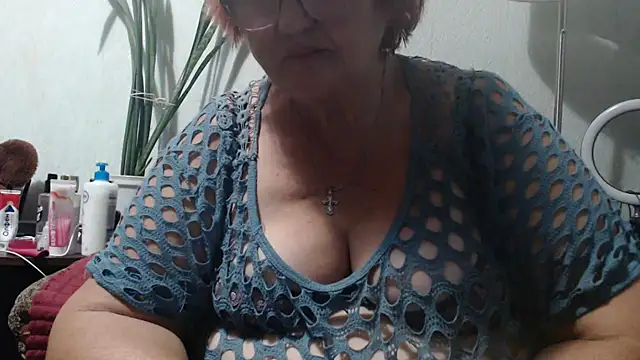 Snapshot of DeniseeRosea chatting on September 21, 2025, 3:50 pm DeniseeRosea online show from September 21, 2025, 3:50 pm