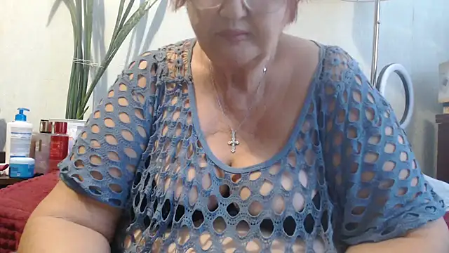 Snapshot of DeniseeRosea chatting on October 12, 2025, 6:15 am DeniseeRosea online show from October 12, 2025, 6:15 am