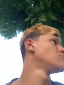 Snapshot of izan_20 chatting on March 22, 2025, 10:59 pm izan 20 online show from March 22, 2025, 10:59 pm